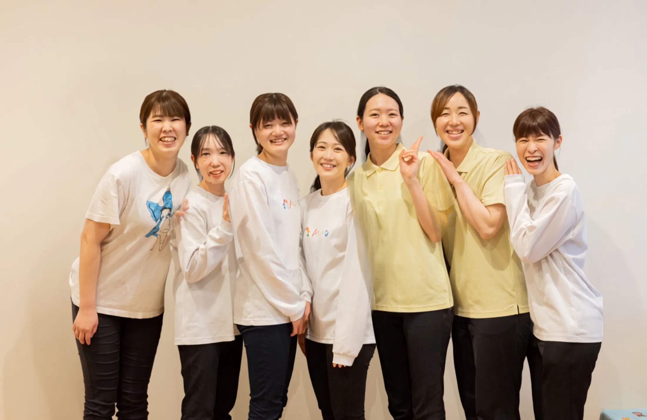 スタッフの集合写真